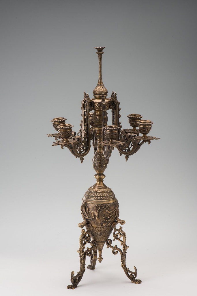 Канделябр для шести свечей. Фабрика Ф. Барбедьена. 1870-е гг. Канделябр для шести свечей. Фабрика Ф. Барбедьена. 1870-е гг.