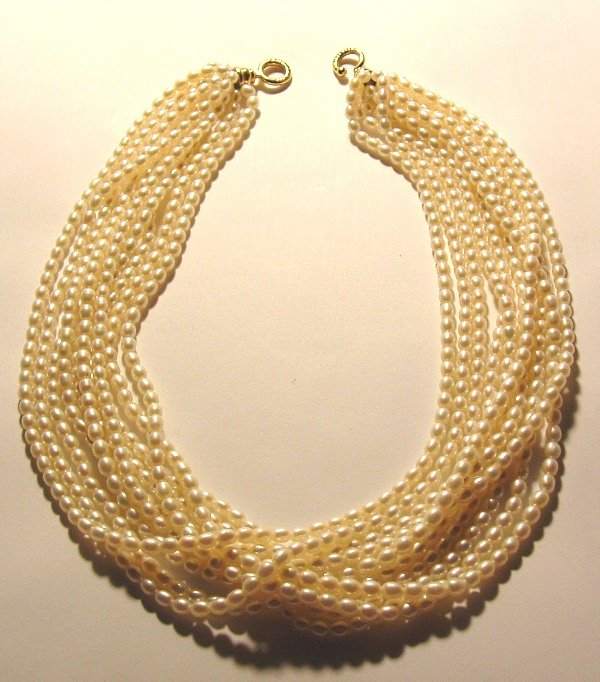Ожерелье из десяти жемчужных низок, всего около 900 жемчужин