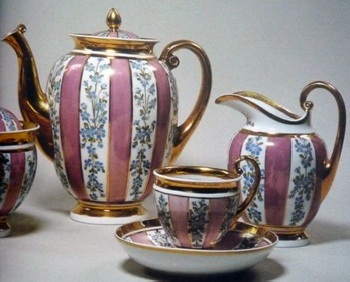 Сервиз с незабудками. 1820-1830-е. Собрание ГРМ Сервиз с незабудками. 1820-1830-е. Собрание ГРМ