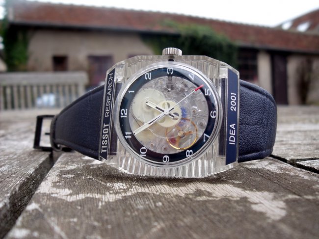 Пластиковые часы Tissot с механизмом IDEA 2001. Выпущены в 1971 году Пластиковые часы Tissot с механизмом IDEA 2001. Выпущены в 1971 году