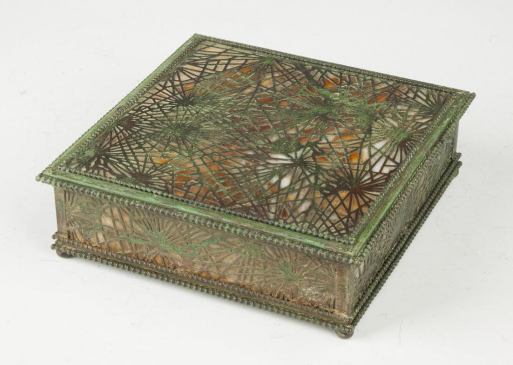 Tiffany Studios. Шкатулка из бронзы и цветного стекла
