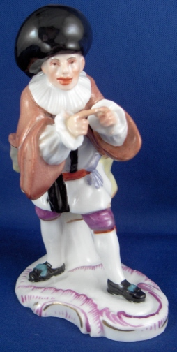 Furstenberg. Фигурка Dottore из Комедии дель Арте. 1790 г. Furstenberg. Фигурка Dottore из Комедии дель Арте. 1790 г.