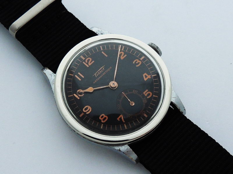 Антимагнитные наручные часы военного типа. Производитель Tissot. Около 1938 года Антимагнитные наручные часы военного типа. Производитель Tissot. Около 1938 года