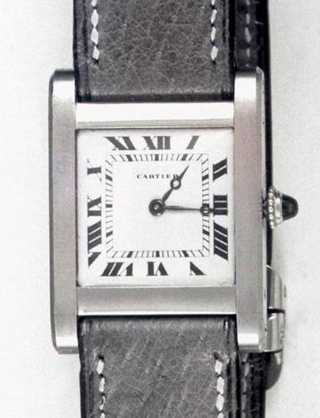 Часы из серии Cartier Tank