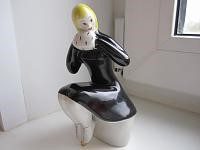 клеймо коралл какого завода. d863a4970bd09efa127adf4338e19a55. клеймо коралл какого завода фото. клеймо коралл какого завода-d863a4970bd09efa127adf4338e19a55. картинка клеймо коралл какого завода. картинка d863a4970bd09efa127adf4338e19a55. Чтобы не приобрести новодел или даже винтаж по цене антиквариата, необходимо знать по годам клейма заводов СССР, выпускавших фарфор. Тонкостенная керамика советской эпохи пользуется неизменным спросом у коллекционеров. Самые знаменитые заводы были основаны ещё в XVIII – XIX веках и после революции 1917 года продолжили славные традиции, выпуская уникальную по качеству и художественной ценности продукцию. Советского фарфора много, в том числе и поддельного, поэтому клейма, подтверждающие оригинальность той или иной вещи, сразу повышают её стоимость.