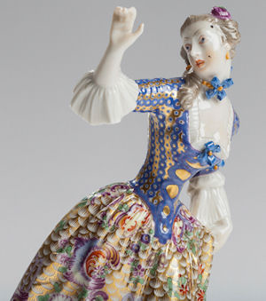 Нимфенбург. Фигурка девушки. Около 1780 г. Нимфенбург. Фигурка девушки. Около 1780 г.