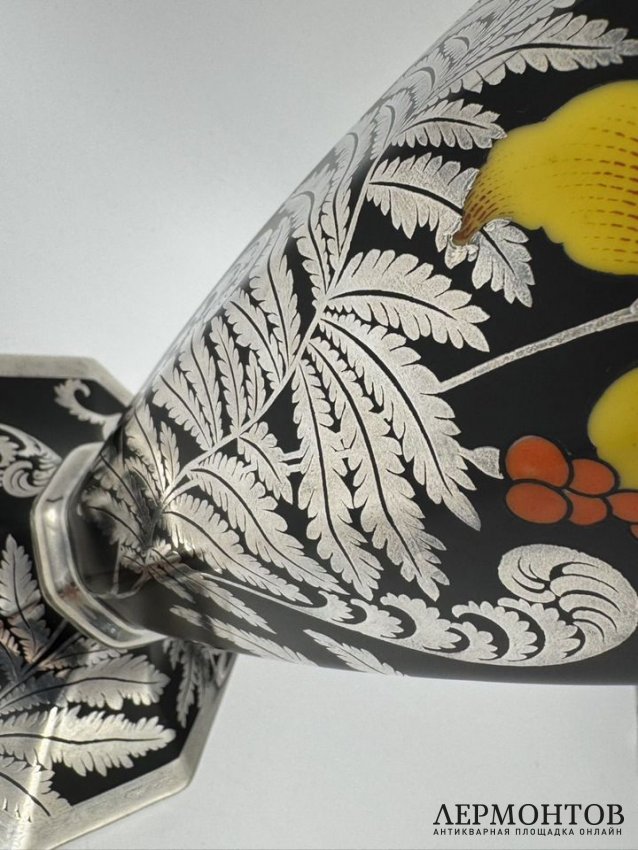 Ваза для цветов в технике silver overlay. Фарфор, серебро, Rosenthal, Германия, 1950–1970 годы