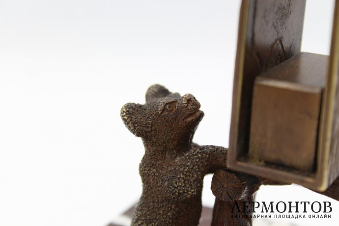 Спичечница из письменного набора в русском стиле Медведь. Россия, 1880-1890-е гг.