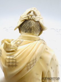 Окимоно «Странствующие артисты». Кость, резьба, Япония, начало 20 века