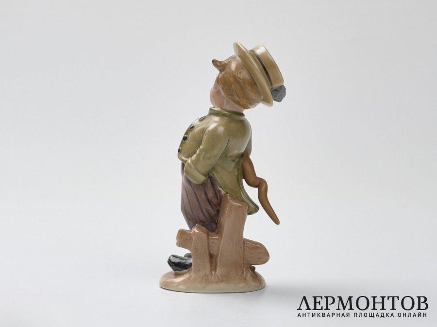 Статуэтка «Мальчик в шляпе». Фарфор, Wagner & Apel, серия Bertram, Германия, 1930–194