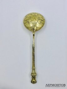 Ложка с фигурой девушки в кокошнике. Серебро 84 пробы, И. Е. Морозов, Россия, 1908–1917 годы