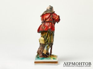Статуэтка «Нищий». Фарфор, Ernst Bohne & Söhne, Германия, 1901–1920 годы