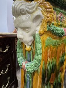 Парные кашпо на консолях со львами. Фаянс, роспись, Capodimonte, Италия, 20 век