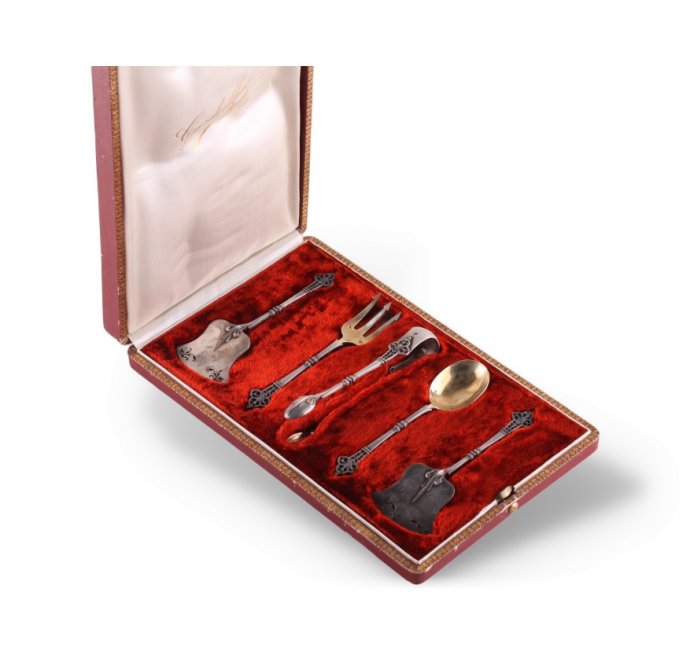 Сервировочный комплект Cardeilhac. Серебро 950 пробы, кофр. Франция, XIX век.