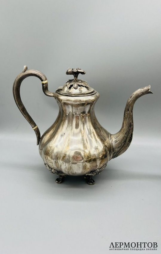 Чайно-кофейный сервиз: кофейник, чайник, сахарница. Серебро 84 пробы, мастер G. S., Россия, 1857 год
