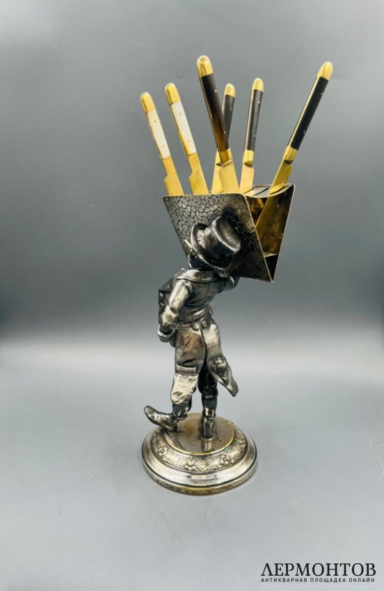 Подставка для ножей с фигурой швейцара. Металл, серебрение, Плевкевич, 1900–1914