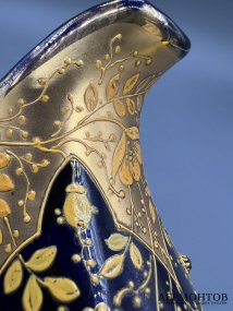 Сливочник с кабошонами. Кобальтовое стекло, эмали, Западная Европа, 1-я половина 20 века