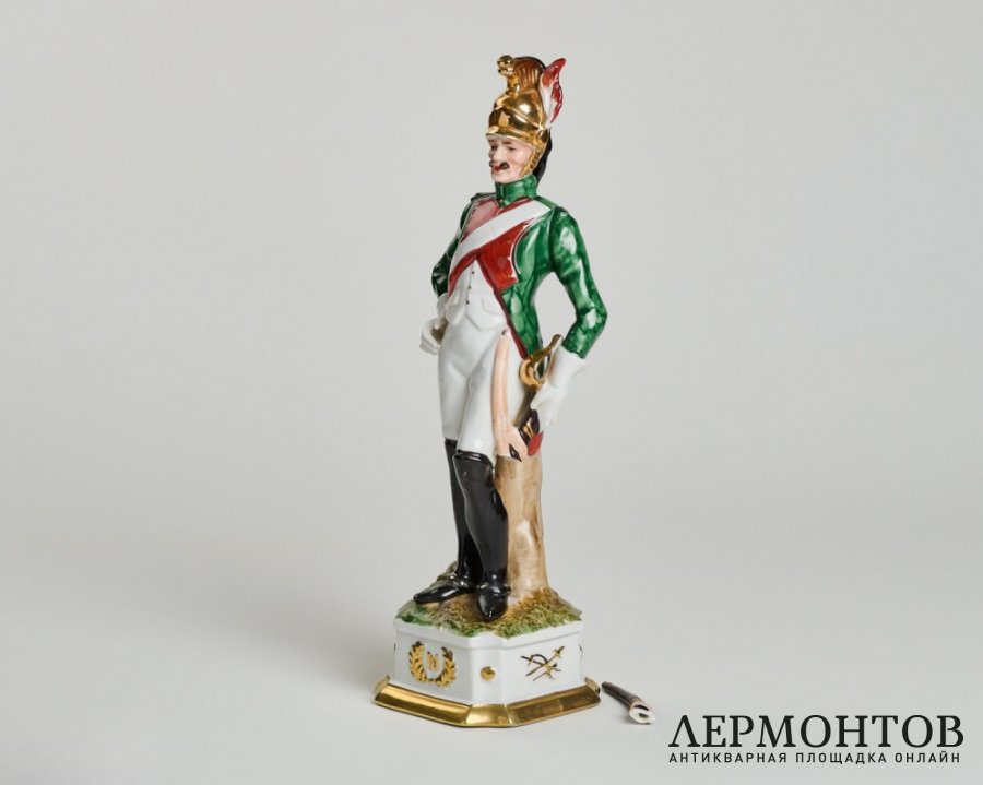 Статуэтка «Драгун». Фарфор, Di Pietro, Capodimonte, Италия, вторая половина XX века