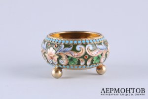 Солонка. Трыкин. Расписная эмаль по скани. Серебро 84 пробы. Россия, 1899-1908 гг.