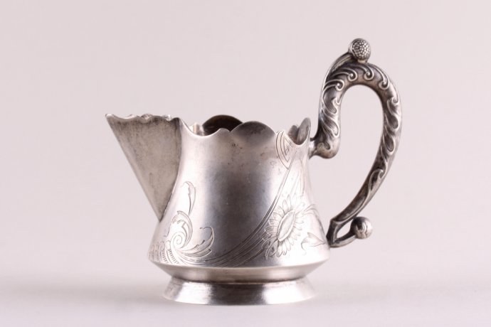 Сливочник в стиле модерн. Серебро 84 пробы. Россия, до 1917 года.