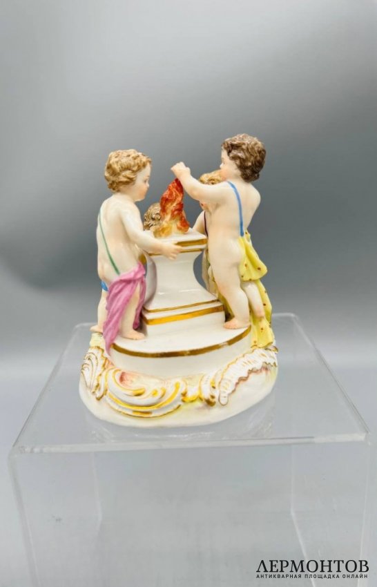 Статуэтка «Амуры разжигают пламя». Фарфор, роспись, Meissen, Германия, 2-я половина 19 века