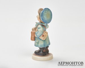 Статуэтка «Почтальон». Фарфор, Goebel, серия Hummel, Германия, 1979–1990 годы