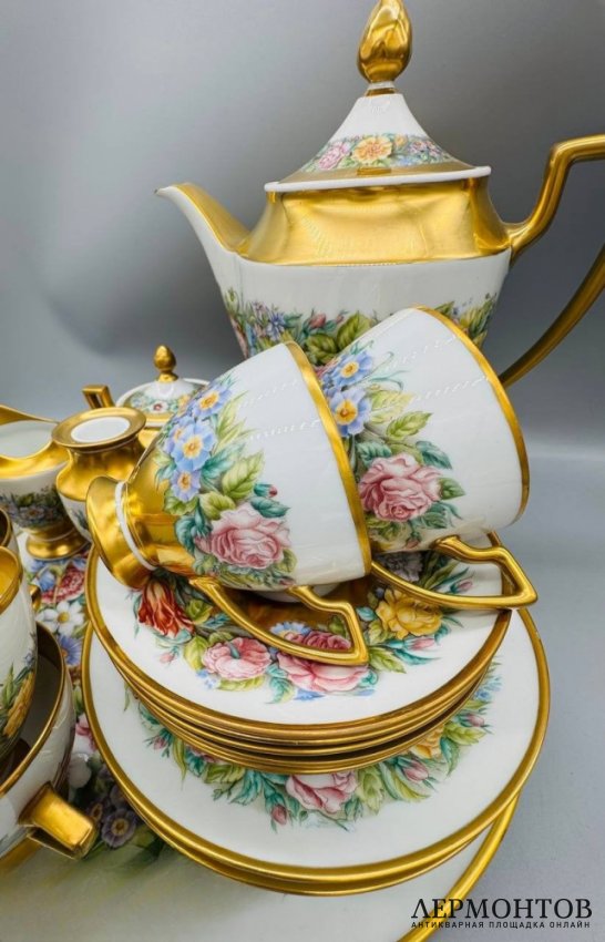 Чайный сервиз «Русская старина». Фарфор, роспись, мастерская Лады Быстрицкой, Россия, 2009 год