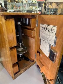 Микроскоп в коробке. Ernst Leitz, Германия, начало 20 века