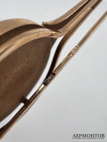Брошь-камея с профилем девушки. Золото 583 пробы, кость, СССР, 2-я половина 20 века