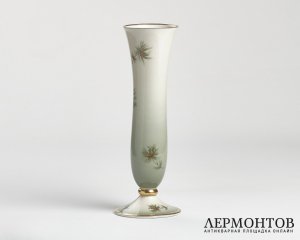 Ваза «Сосновая ветка». Фарфор, Rosenthal, Германия, 1940 год