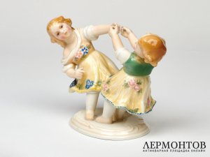 Статуэтка «Танцующие девочки». Фарфор, Karl Ens, Германия, 1919–1940 годы