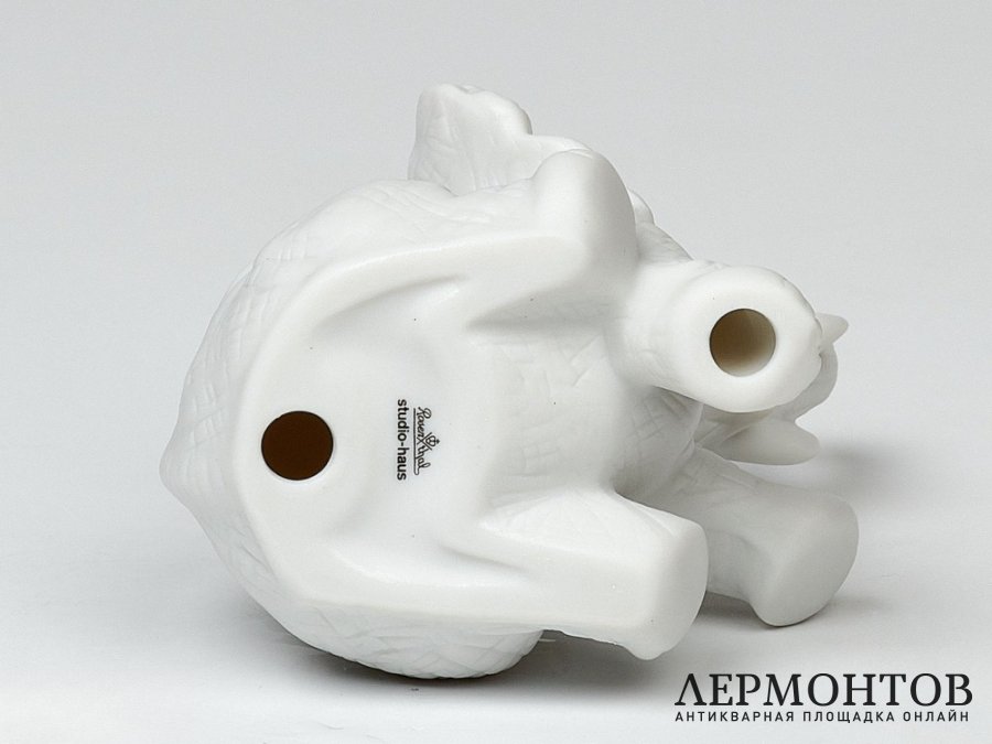 Статуэтка «Слоненок с поднятой ногой». Фарфор, Rosenthal, Германия, XX век