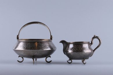 Чайный набор из сахарницы и сливочника. А. Фульд Серебро 84 пробы. Россия, XIX в.