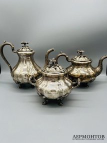 Чайно-кофейный сервиз: кофейник, чайник, сахарница. Серебро 84 пробы, мастер G. S., Россия, 1857 год