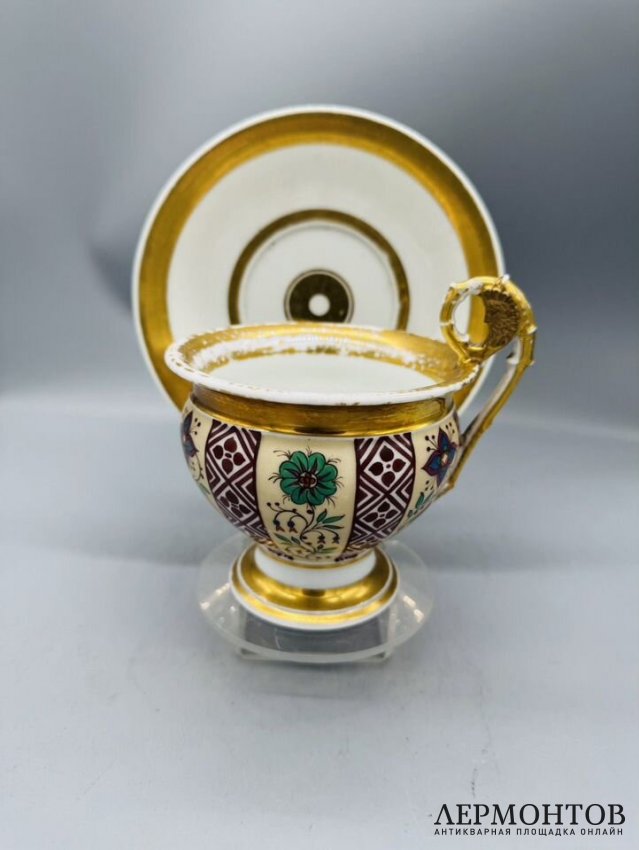 Чайная пара в стиле ампир с маскароном. Фарфор, роспись, золочение, предположительно Россия, конец 19 века
