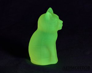Статуэтка «Кошка». Матовое урановое стекло, Чехия