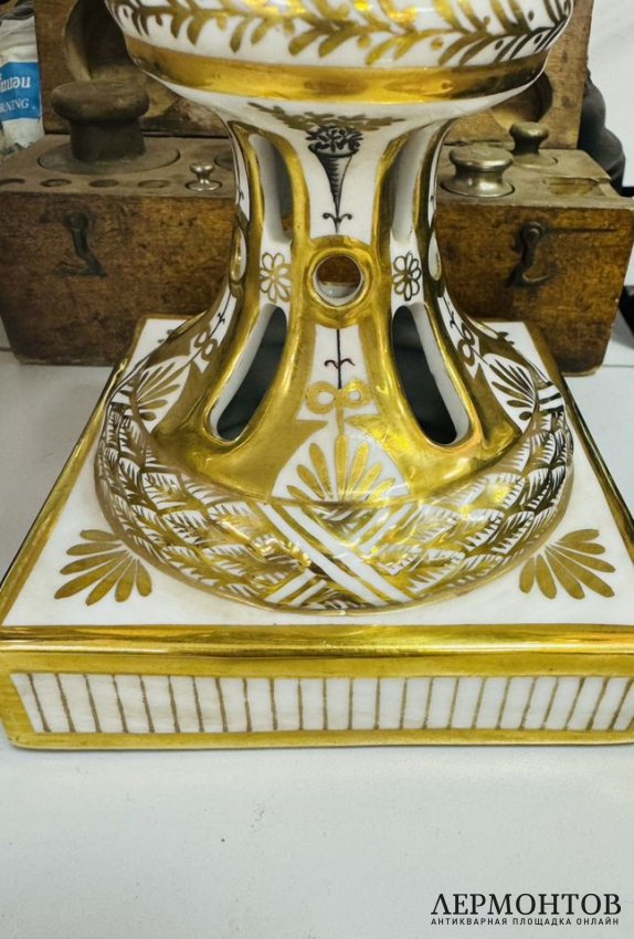 Ваза «Галантная сцена». Фарфор, живопись, Castel Limoges, Франция, начало 20 века