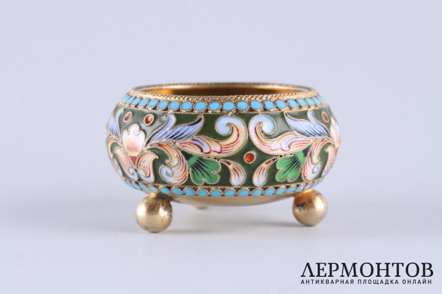 Солонка. Трыкин. Расписная эмаль по скани. Серебро 84 пробы. Россия, 1899-1908 гг.