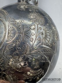 Штоф с букетами цветов. Серебро 84 пробы, Россия, 1895 год