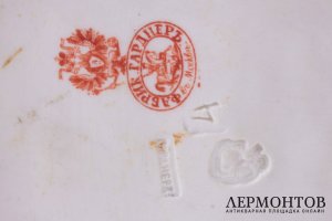 Фигурка. Старик на завалинке. Фабрика Гарднера. 2-я пол. XIX в. Российская империя 