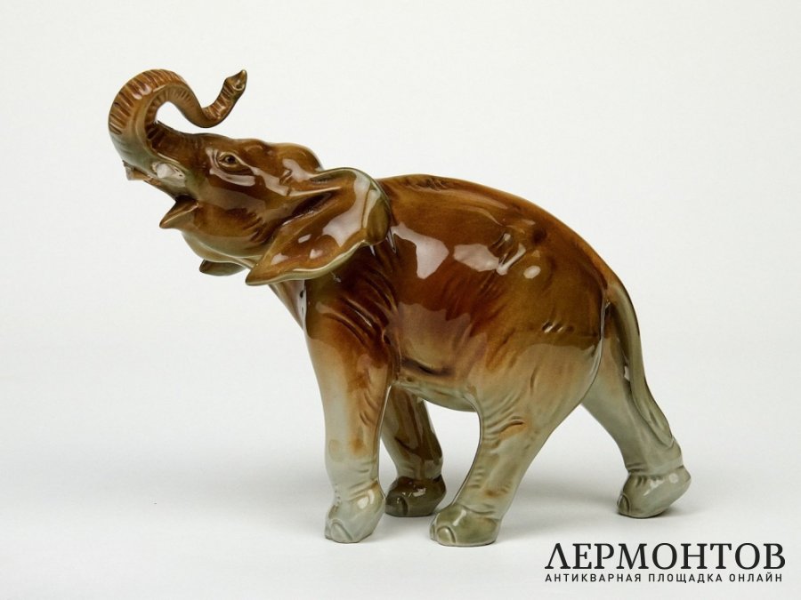 Статуэтка «Слон». Фарфор, Royal Dux, Чехословакия, 1950-е годы
