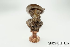 Бюст художника П. П. Рубенса. Зап.Европa, Франция,19 в. Бронза, литье, патина. Мрамор.