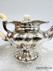 Чайник с цветочным декором. Серебро 84 пробы, кость, Россия, 1843 год