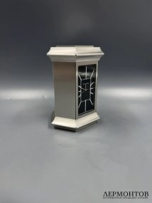 Настольные поворотные часы «Lantern Clock». Латунь, Tiffany & Co., Швейцария