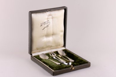 Набор для закусок. Серебро 950 пробы, золочение. Франция, конец XIX века.