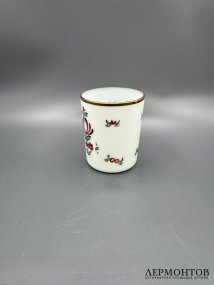 Стакан с цветочным декором. Молочное стекло, роспись, Франция, 19 век
