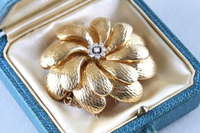 Брошь-подвеска Van Cleef and Arpels, бриллианты. Золото 750 пробы.