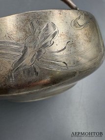 Конфетница «Ирисы» в стиле модерн. Серебро 84 пробы, А. М. Постников, Россия, 1899–1908 годы