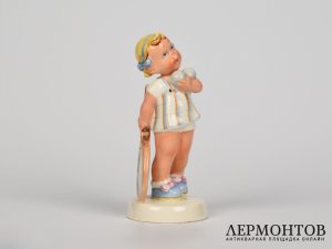 Статуэтка «Юная теннисистка». Фарфор, Royal Dux, Германия