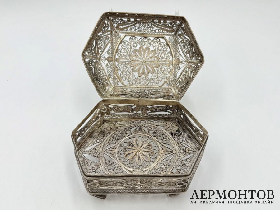 Большая шкатулка. Россия, 1960-70 гг. Серебро 925 пробы, скань.